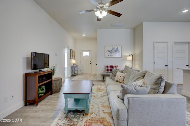 817 Delaney Drive, Carl Junction, MO 64834