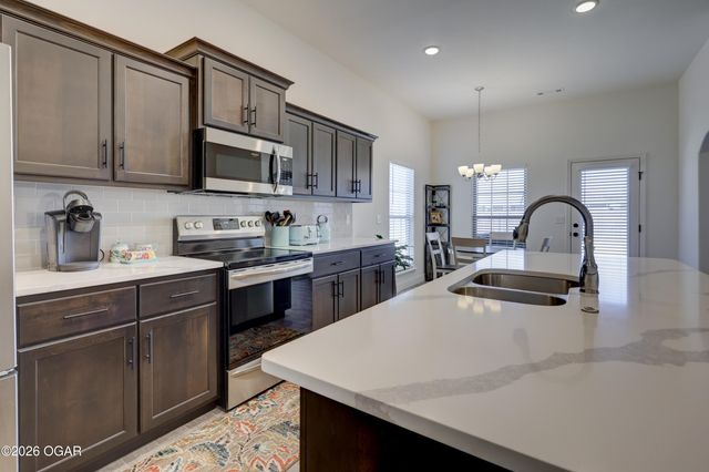 817 Delaney Drive, Carl Junction, MO 64834