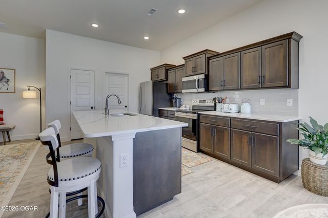 817 Delaney Drive, Carl Junction, MO 64834