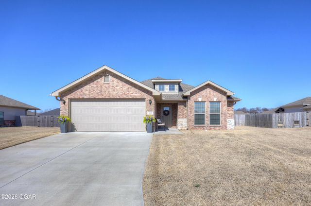 817 Delaney Drive, Carl Junction, MO 64834