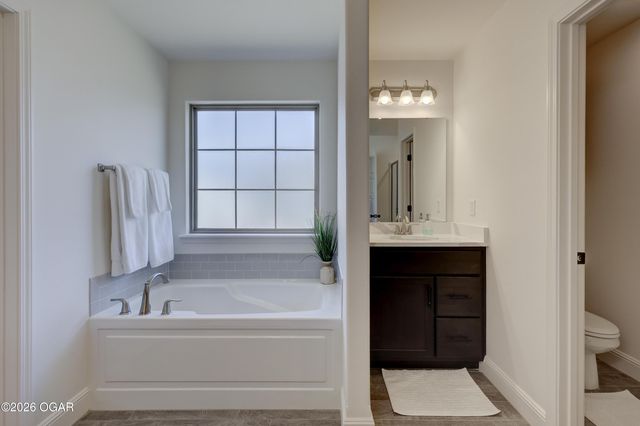 817 Delaney Drive, Carl Junction, MO 64834