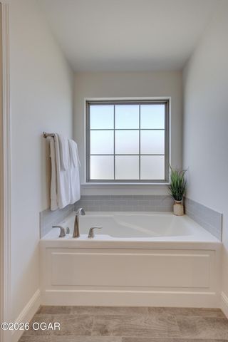 817 Delaney Drive, Carl Junction, MO 64834