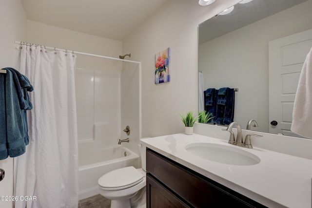 817 Delaney Drive, Carl Junction, MO 64834