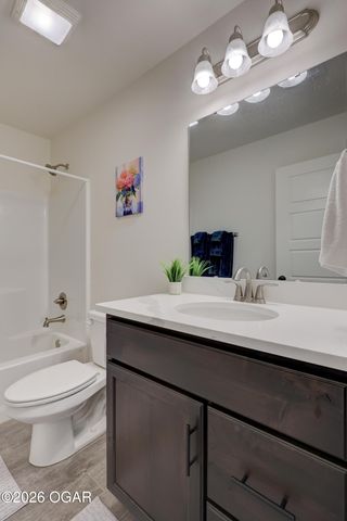 817 Delaney Drive, Carl Junction, MO 64834