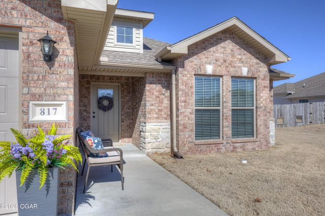 817 Delaney Drive, Carl Junction, MO 64834