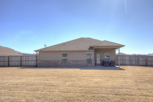 817 Delaney Drive, Carl Junction, MO 64834