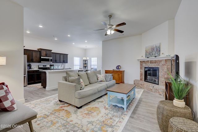 817 Delaney Drive, Carl Junction, MO 64834