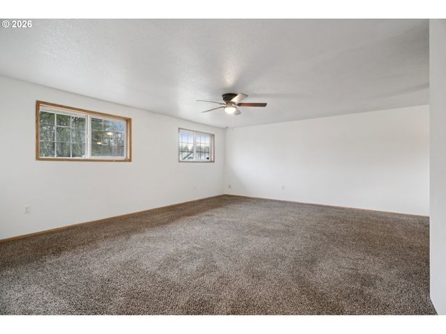 1900 Ne 84TH Way, Vancouver, WA 98665