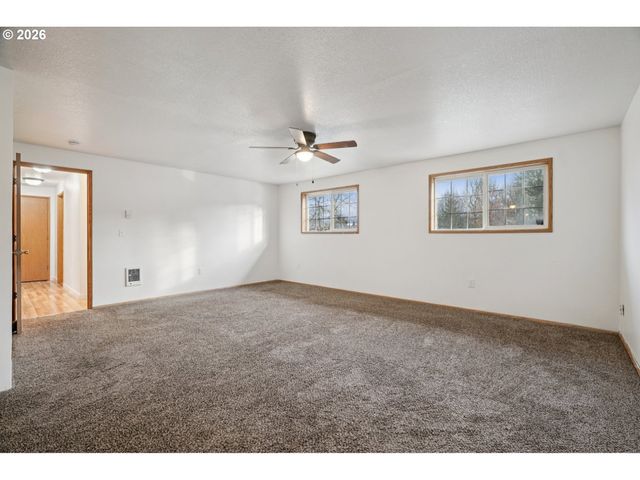 1900 Ne 84TH Way, Vancouver, WA 98665