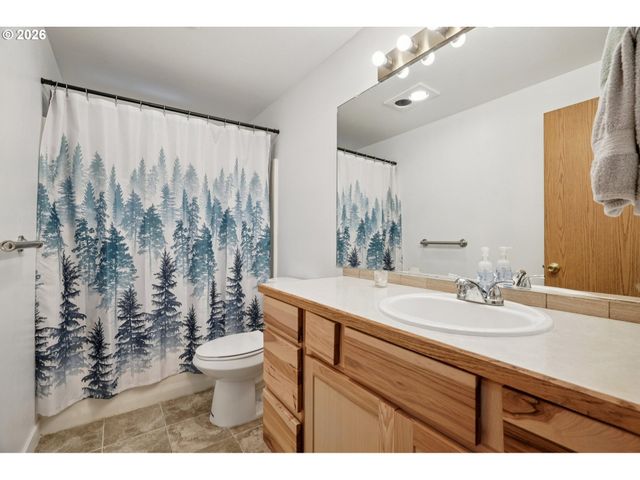 1900 Ne 84TH Way, Vancouver, WA 98665