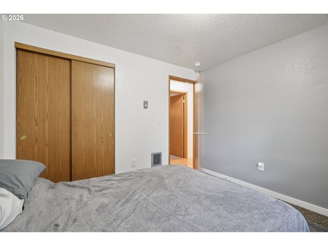 1900 Ne 84TH Way, Vancouver, WA 98665