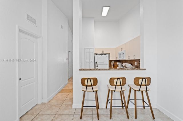 2731 SE 17th Avenue 211, Homestead, FL 33035