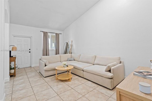 2731 SE 17th Avenue 211, Homestead, FL 33035