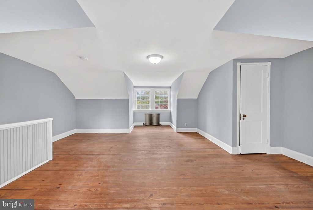 Image 27 of property listing at 124 DUNKIRK RD, Baltimore, MD 21212