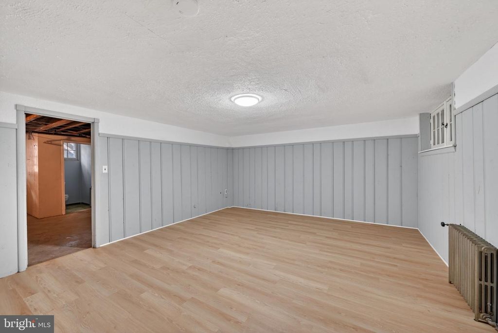 Image 30 of property listing at 124 DUNKIRK RD, Baltimore, MD 21212