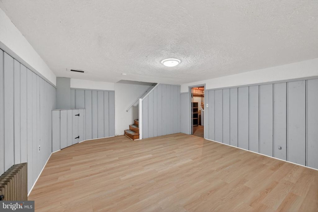 Image 31 of property listing at 124 DUNKIRK RD, Baltimore, MD 21212