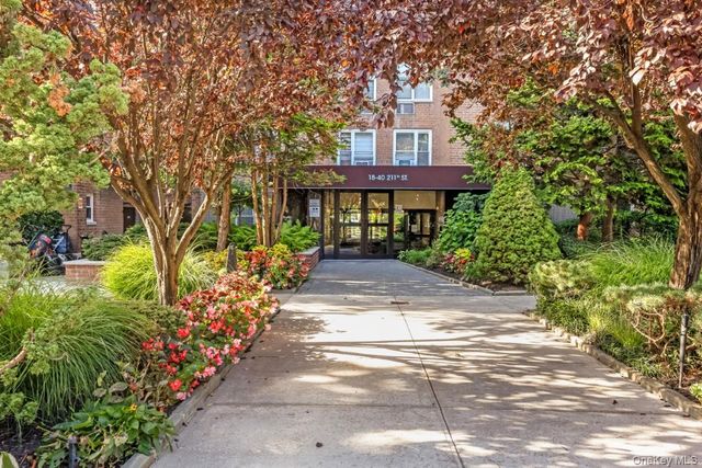 18-40 211th Street 4A, Bayside, NY 11360