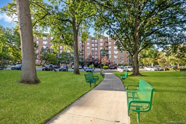 18-40 211th Street 4A, Bayside, NY 11360