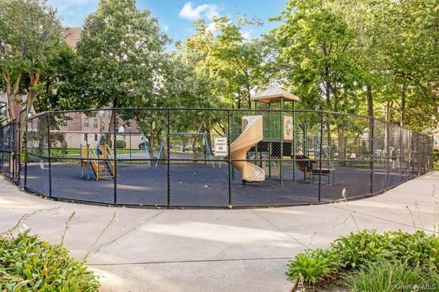 18-40 211th Street 4A, Bayside, NY 11360