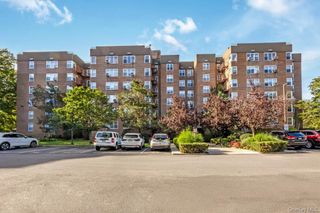 18-40 211th Street 4A, Bayside, NY 11360