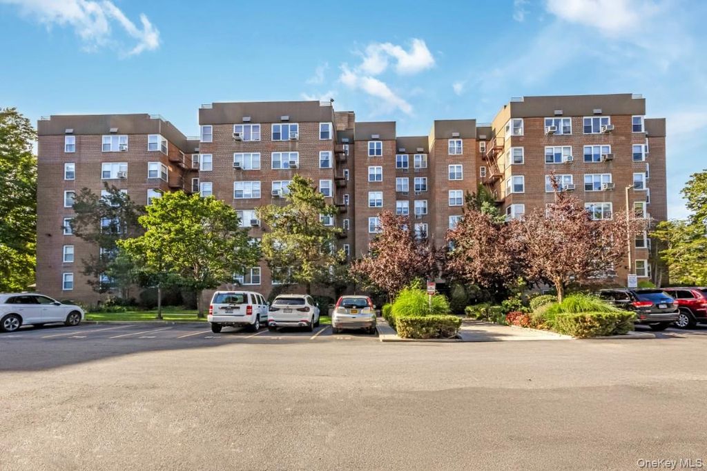 18-40 211th Street 4A, Bayside, NY 11360