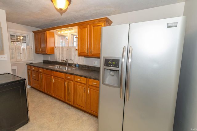 58855 County Road 11, Elkhart, IN 46517