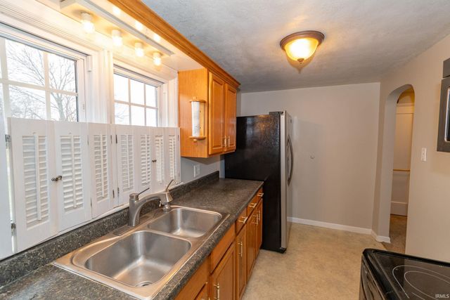 58855 County Road 11, Elkhart, IN 46517