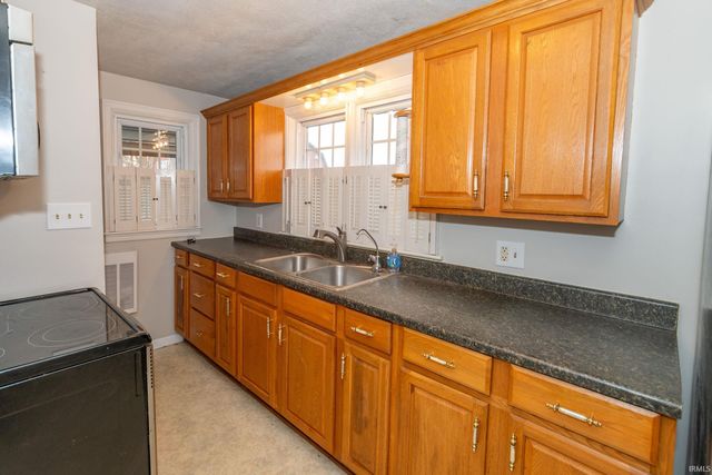 58855 County Road 11, Elkhart, IN 46517