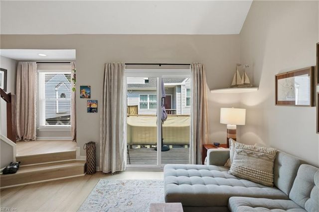 865 Little Bay Ave Apt 2, Norfolk, VA 23503