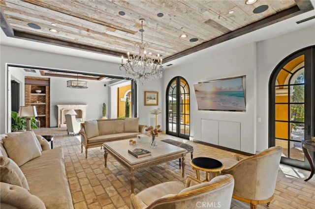 12 Thomas Road, Ladera Ranch, CA 92694