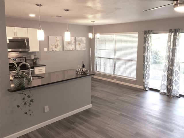 2505 Wedglea Drive 117, Dallas, TX 75211