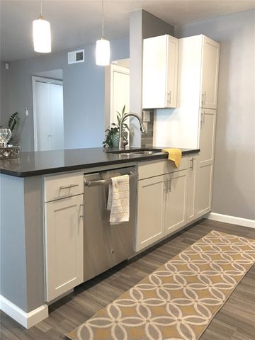 2505 Wedglea Drive 117, Dallas, TX 75211