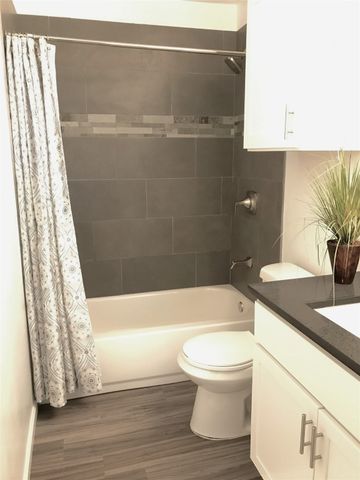 2505 Wedglea Drive 117, Dallas, TX 75211