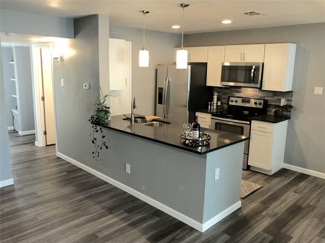 2505 Wedglea Drive 117, Dallas, TX 75211