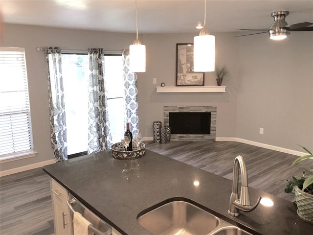 2505 Wedglea Drive 117, Dallas, TX 75211