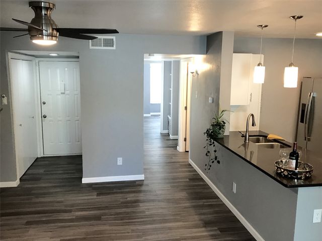 2505 Wedglea Drive 117, Dallas, TX 75211