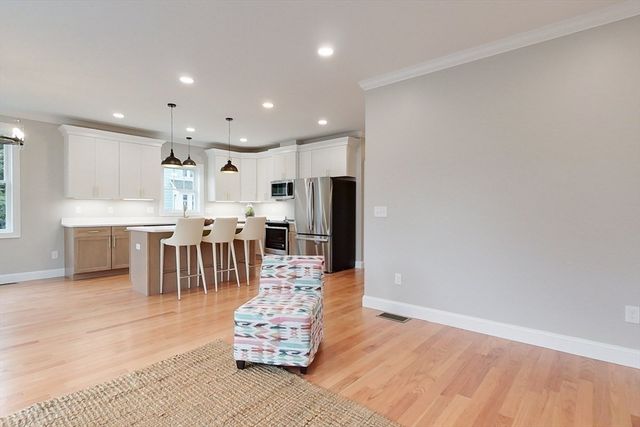 10 Pleasant St, Templeton, MA 01468