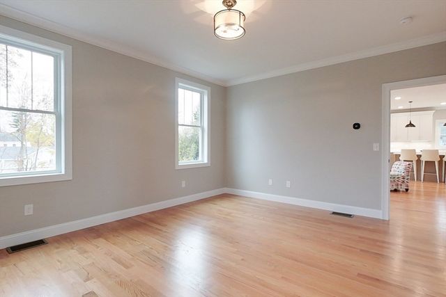 10 Pleasant St, Templeton, MA 01468