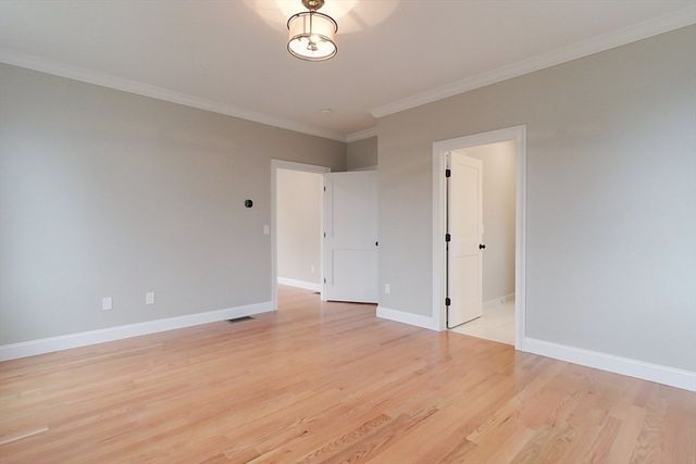 10 Pleasant St, Templeton, MA 01468