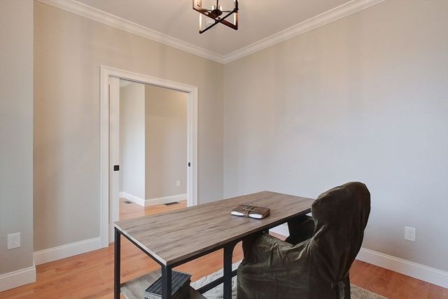 10 Pleasant St, Templeton, MA 01468