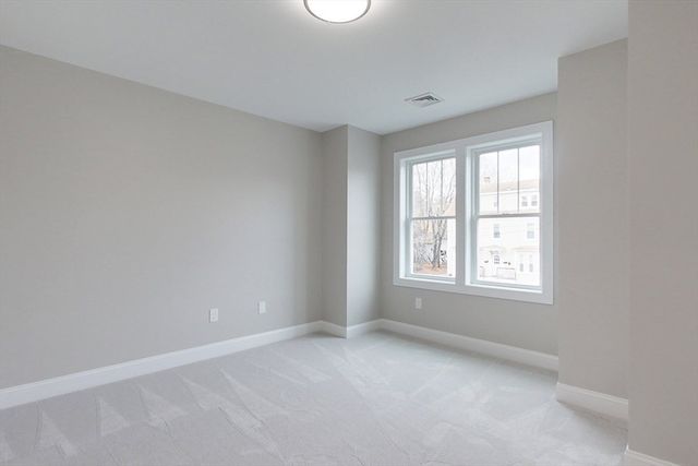 10 Pleasant St, Templeton, MA 01468