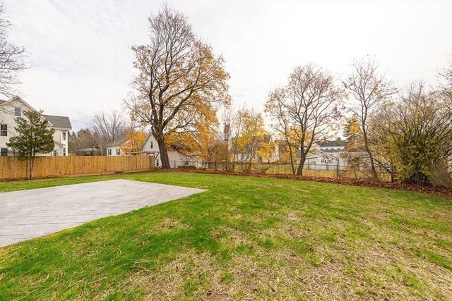 10 Pleasant St, Templeton, MA 01468