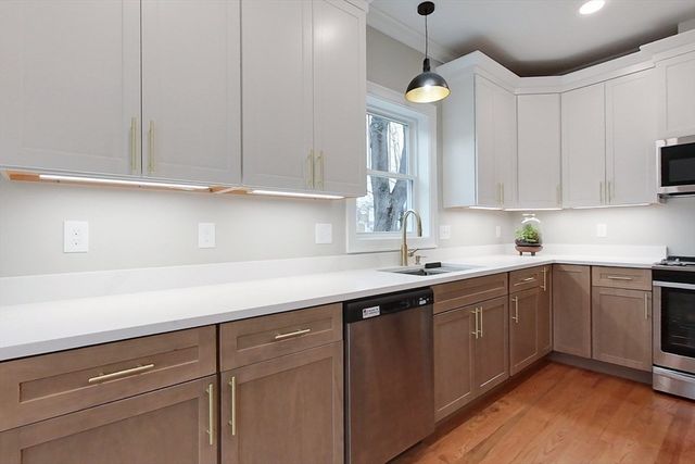 10 Pleasant St, Templeton, MA 01468