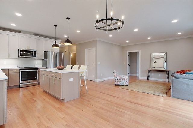 10 Pleasant St, Templeton, MA 01468