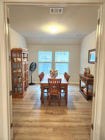 180 Golden Gate LN, Kyle, TX 78640