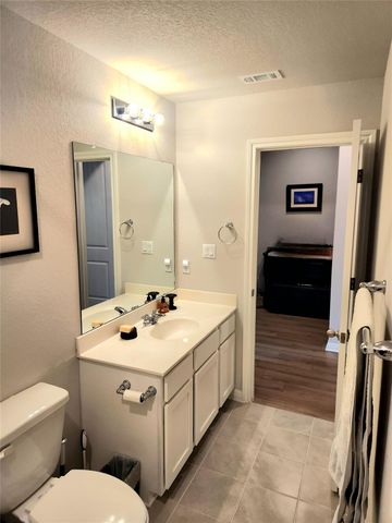 180 Golden Gate LN, Kyle, TX 78640