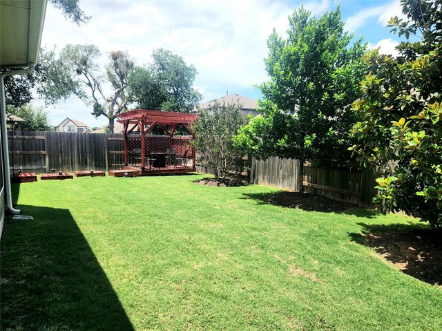 180 Golden Gate LN, Kyle, TX 78640