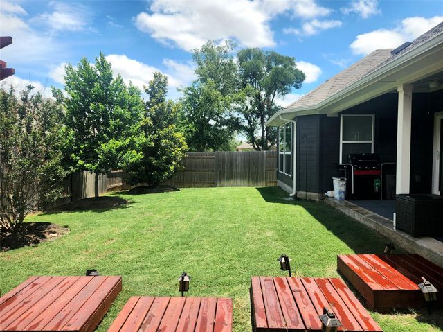 180 Golden Gate LN, Kyle, TX 78640