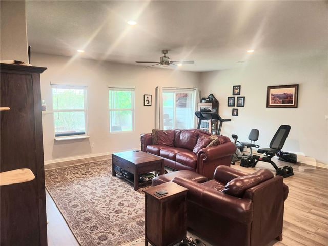 180 Golden Gate LN, Kyle, TX 78640