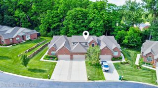 9572 Kingsway Circle, Springfield Charter Township, MI 48348